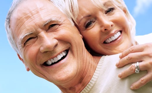 dca-blog_a-denture-wearers-guide-to-living-well